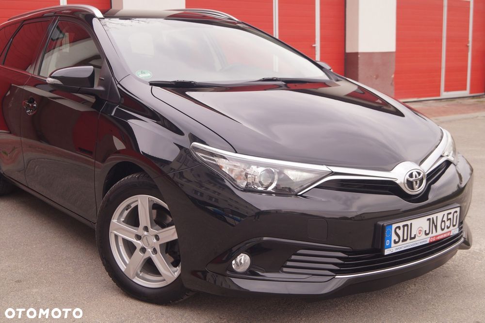 Toyota Auris 1.6 D-4D Executive - 8