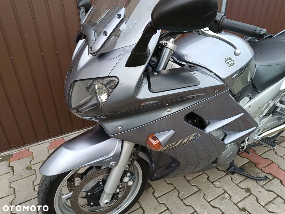 Yamaha FJR - 24