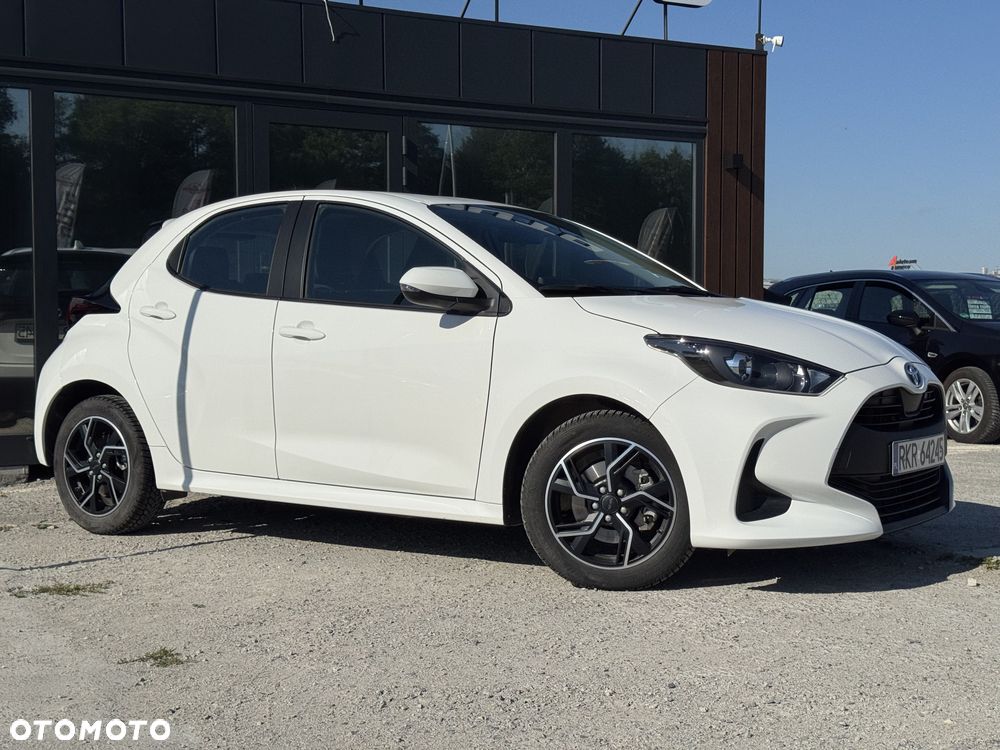 Toyota Yaris - 10
