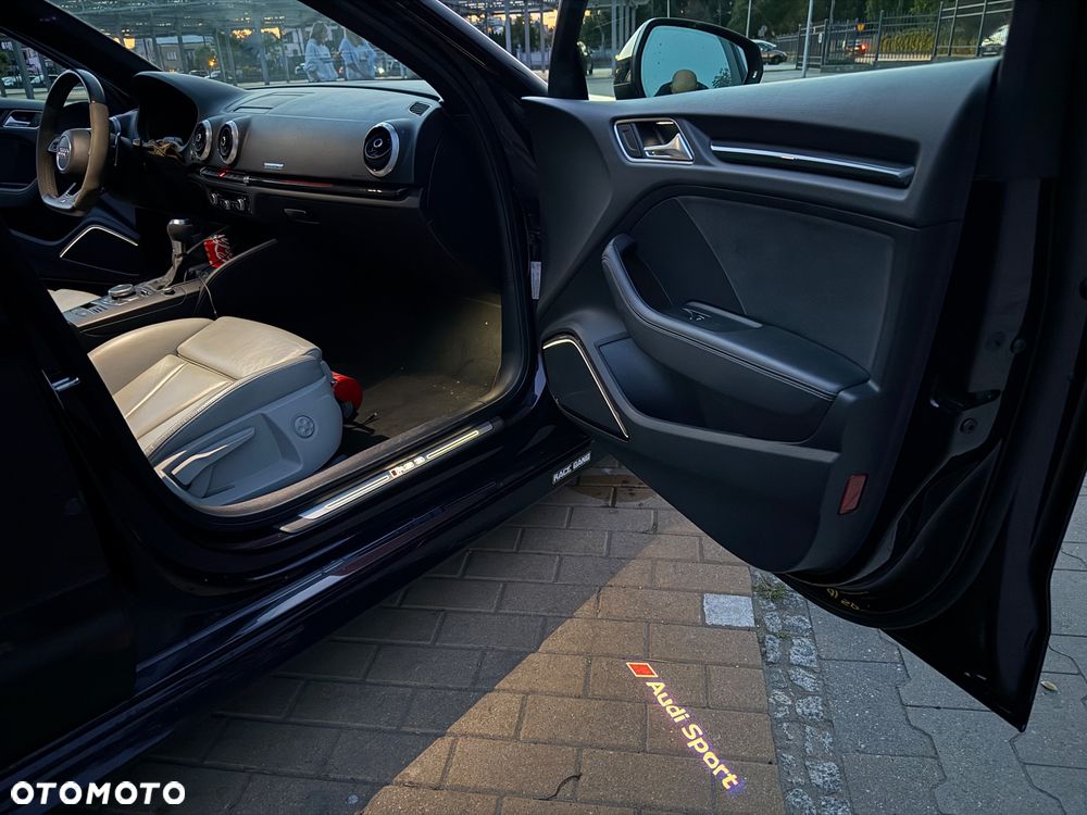 Audi RS3 Sportback - 19