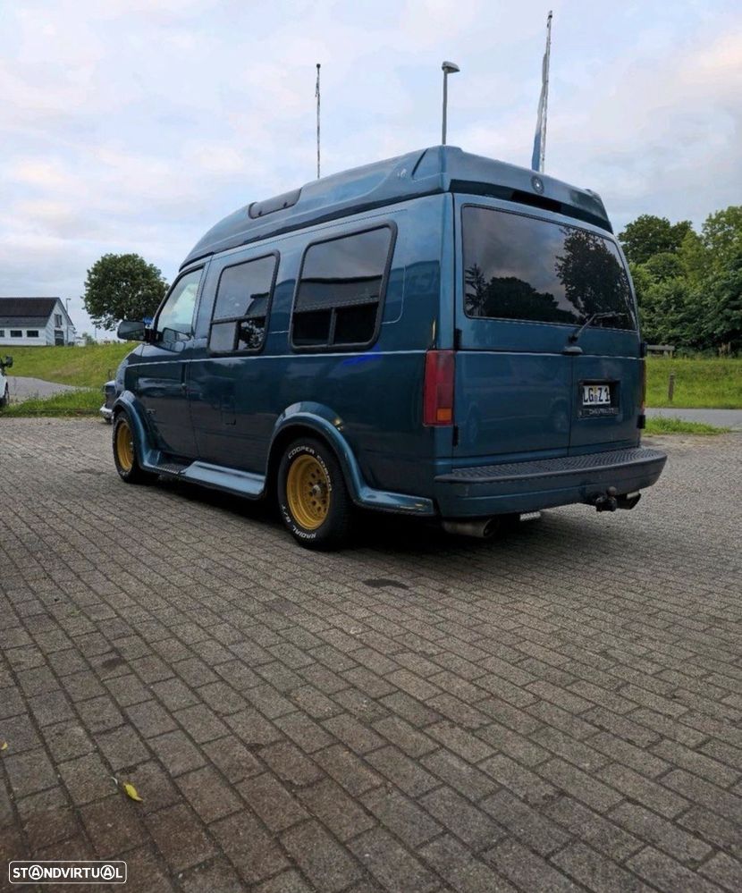 Chevrolet Astro - 2