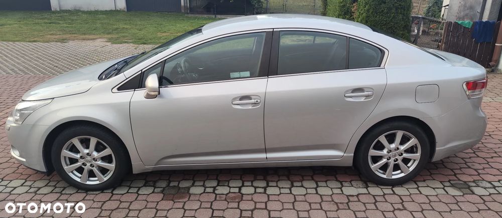 Toyota Avensis 2.0 D-4D 2010 - 8