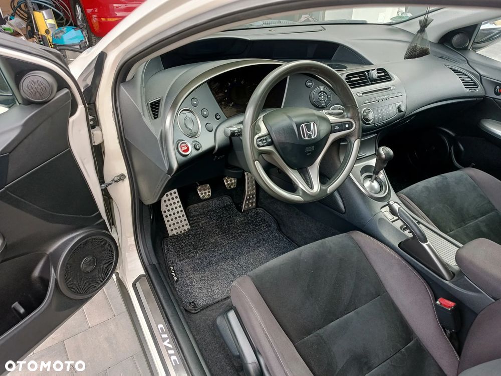 Honda Civic 1.8 GT Special Edition - 8