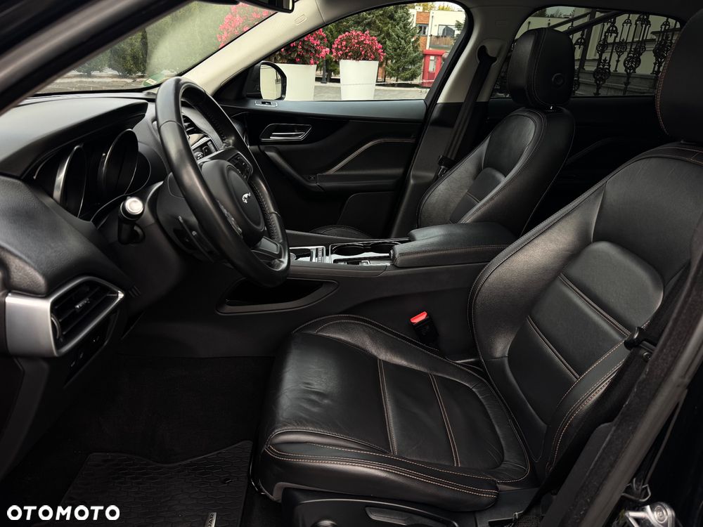 Jaguar F-Pace 20d AWD R-Sport - 29