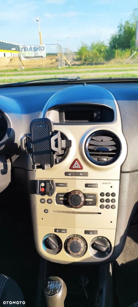 Opel Corsa 1.2 16V Cosmo - 11