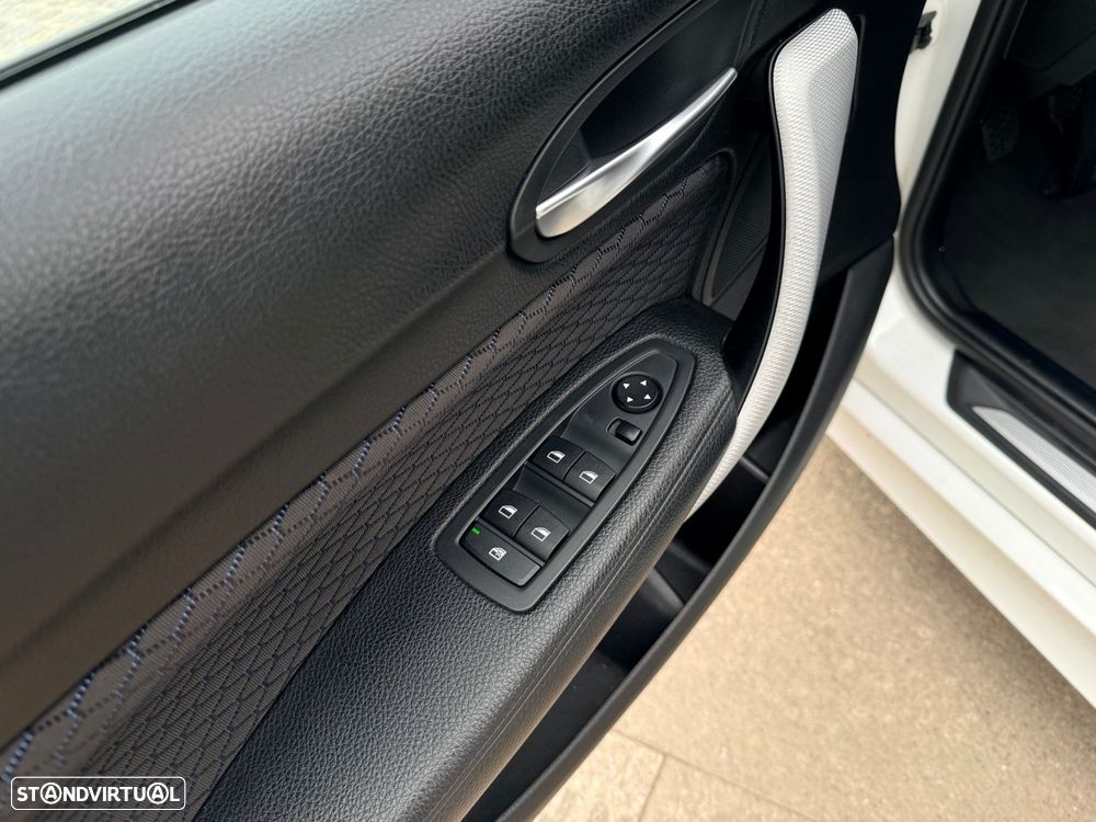 BMW 116 d Pack M - 19