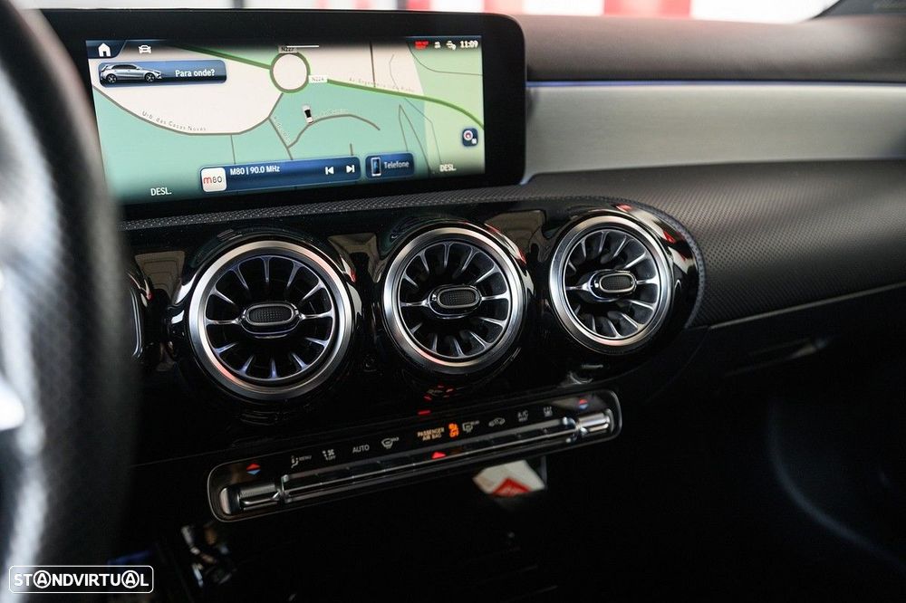 Mercedes-Benz A 250 e AMG Line - 35