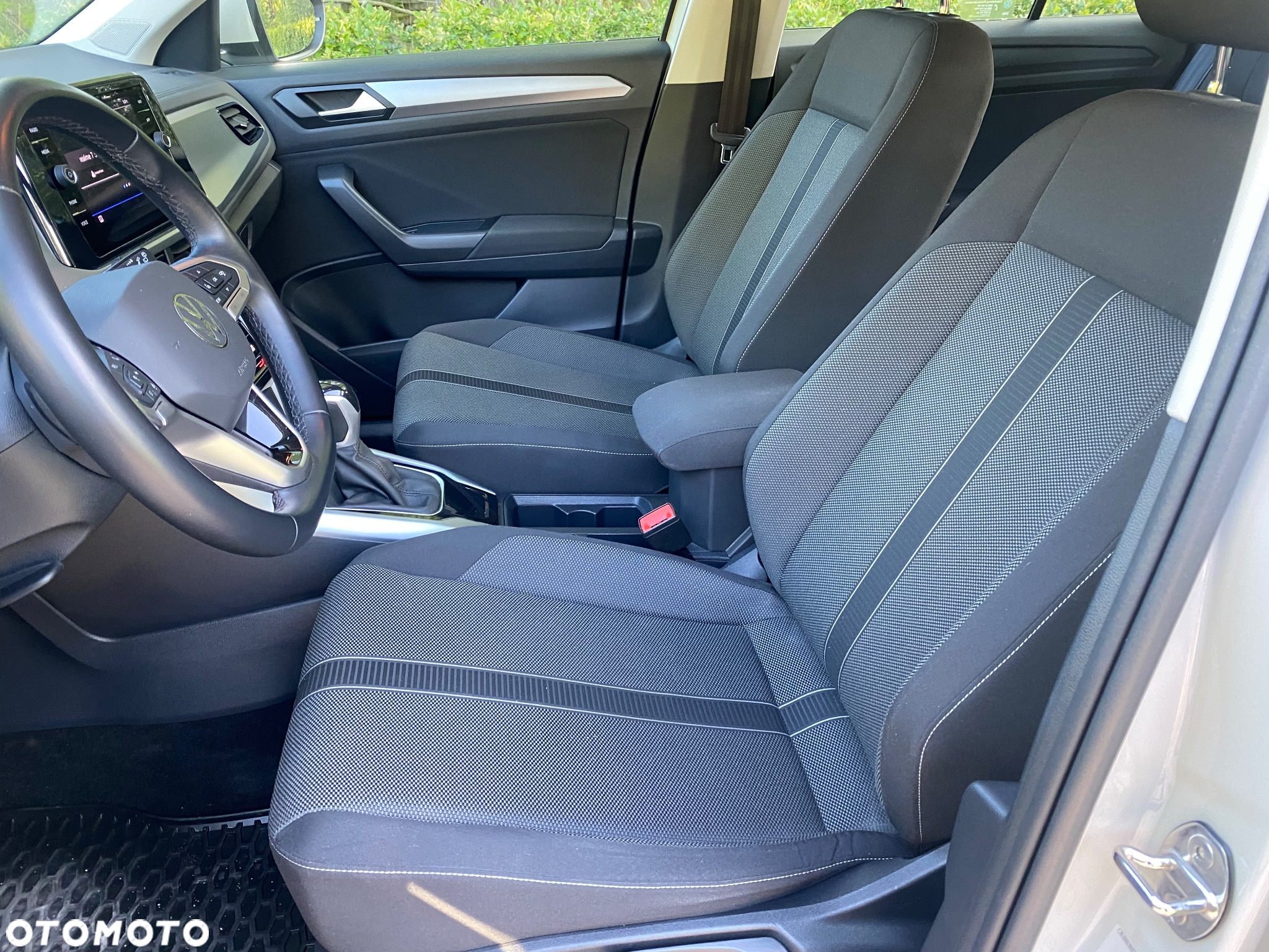 Volkswagen T-Roc - 32