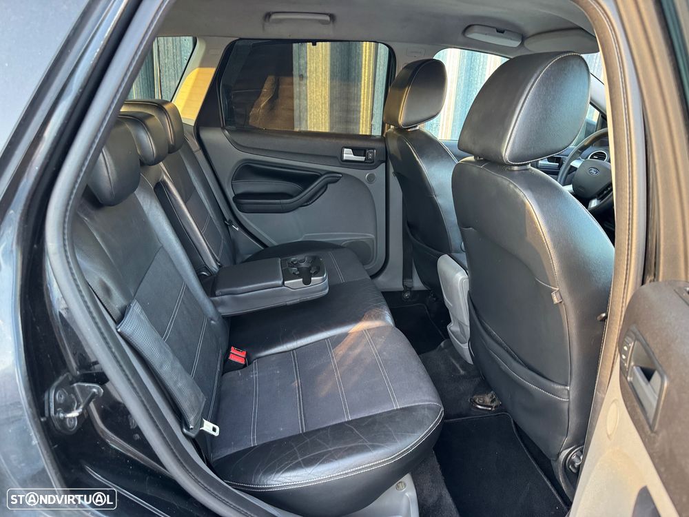 Ford Focus SW 1.6 TDCi Titanium - 32