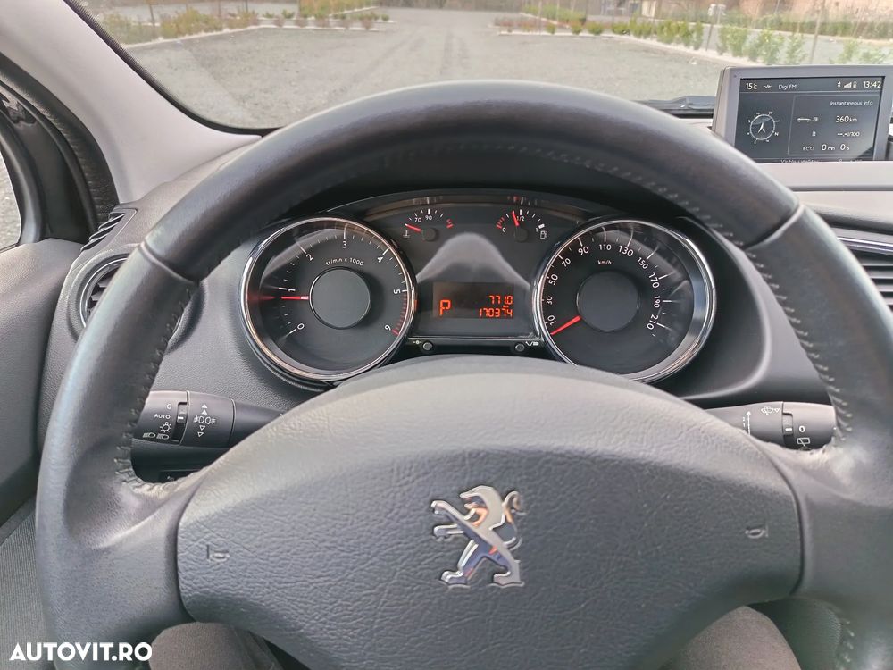 Peugeot 3008 BlueHDi 120 EAT6 Stop & Start Active - 12