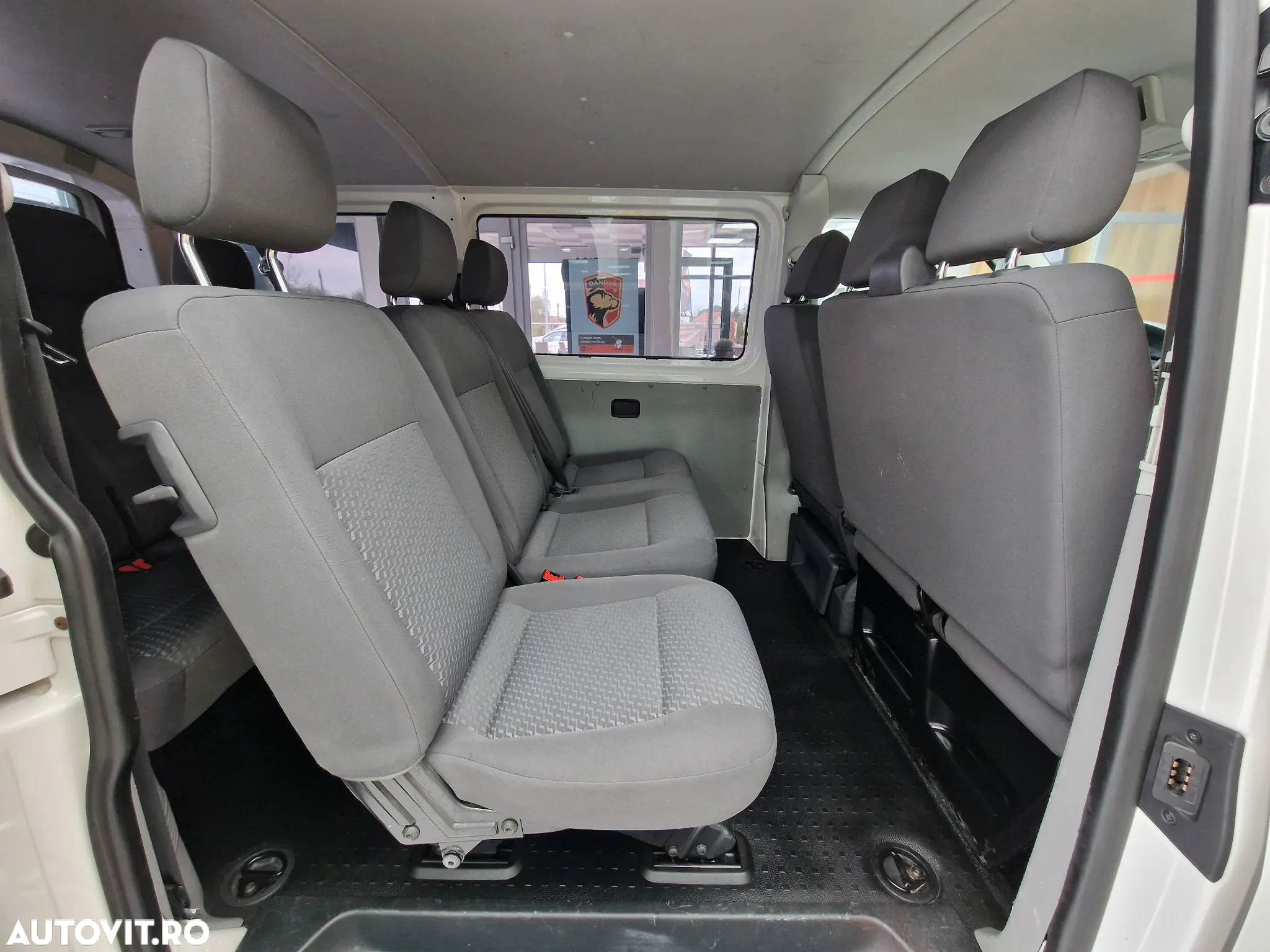 Volkswagen Transporter - 7