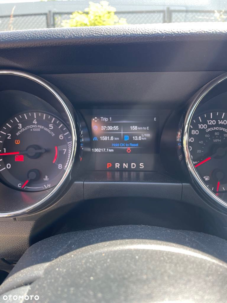 Ford Mustang 5.0 V8 GT - 4