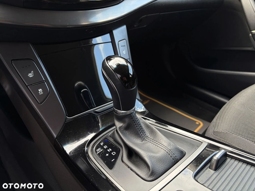 Hyundai i40 Kombi 1.7 CRDi DCT Premium - 32