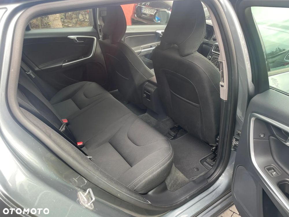 Volvo V60 D3 Momentum - 20