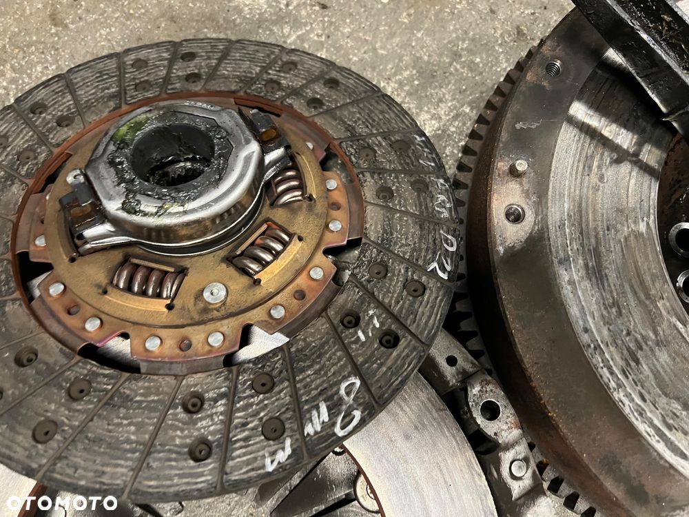 Sprzęgło kompletne Nissan Navara d22 2.5dci - 5