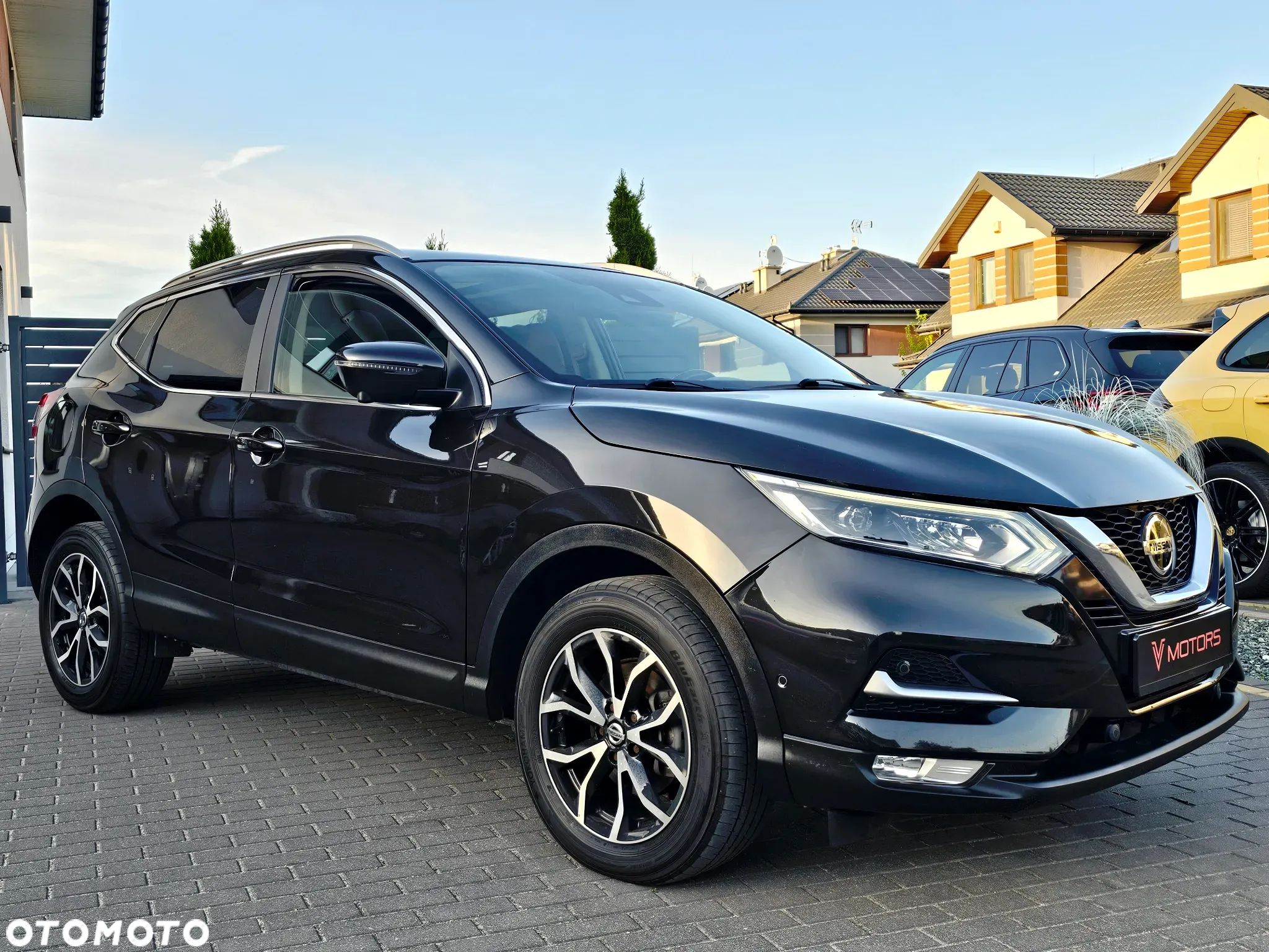 Nissan Qashqai 1.7 dCi TEKNA+ - 1