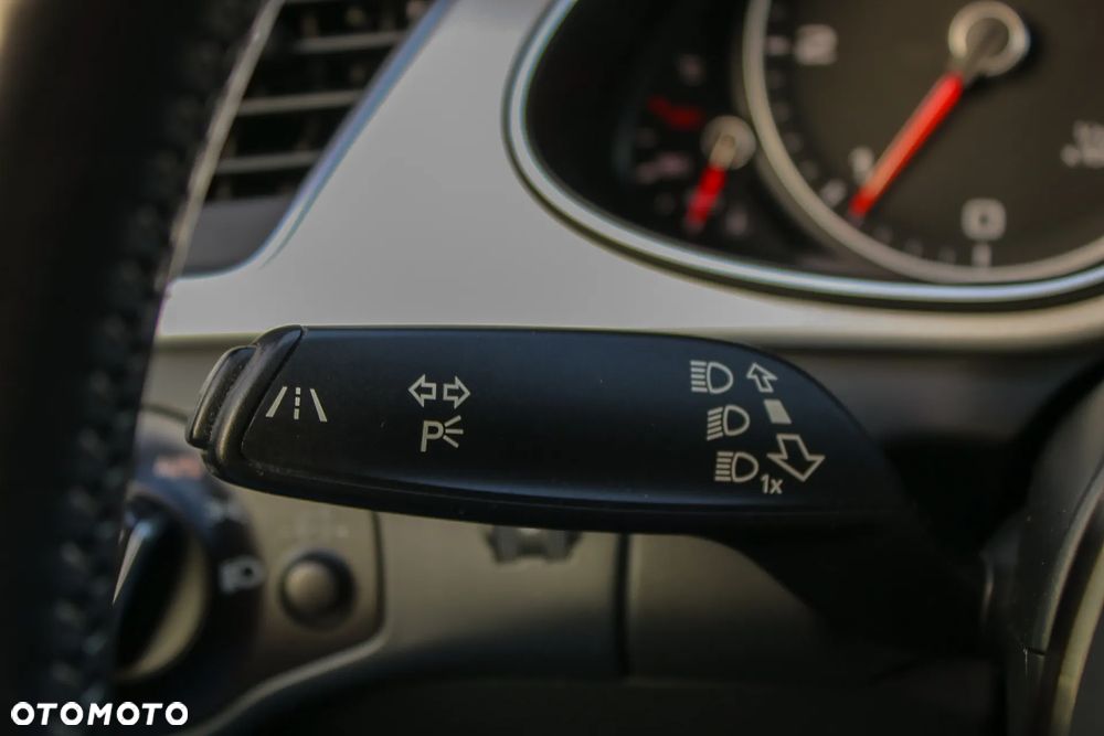 Audi A4 Avant 2.0 TDI DPF multitronic S line Sportpaket - 22