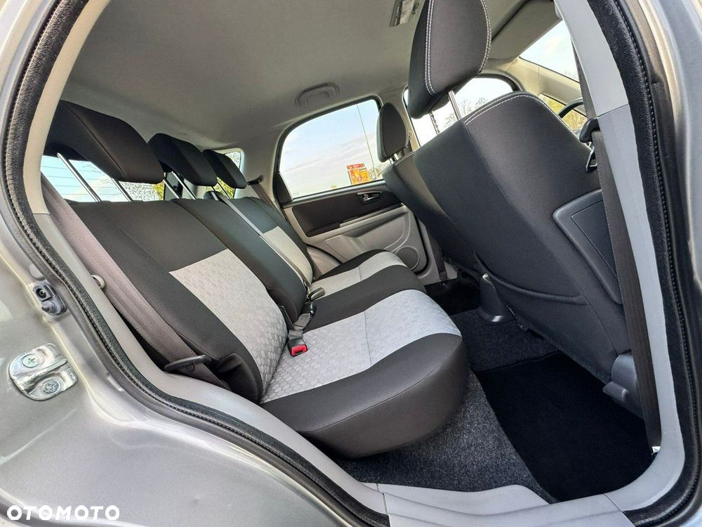 Suzuki SX4 1.6 Comfort - 27