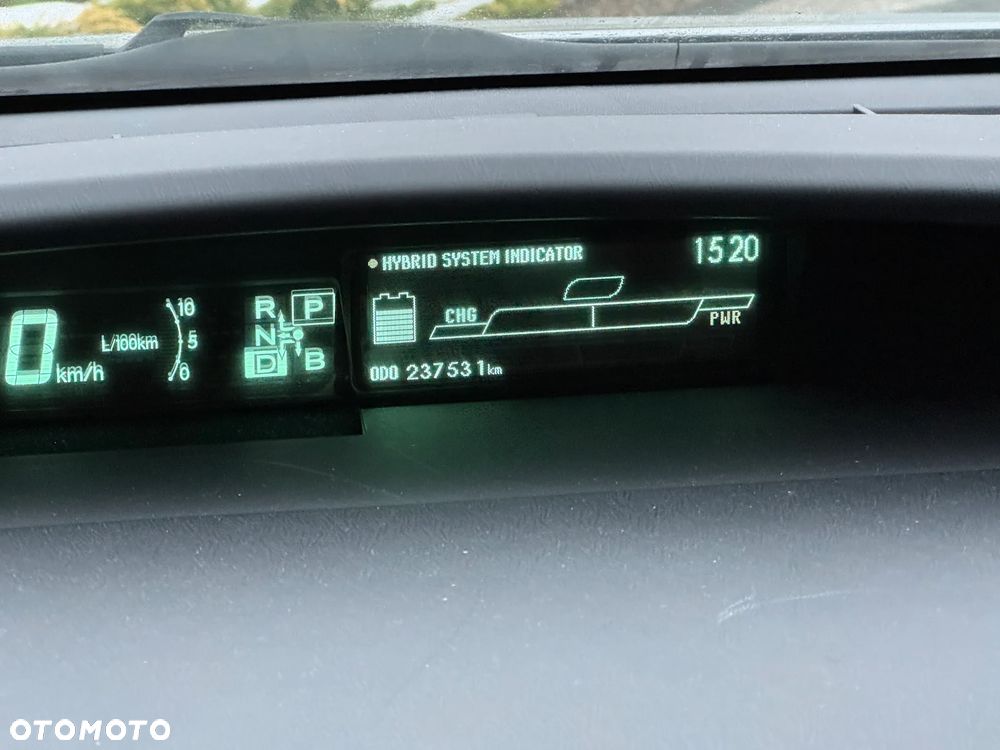 Toyota Prius (Hybrid) Comfort - 16