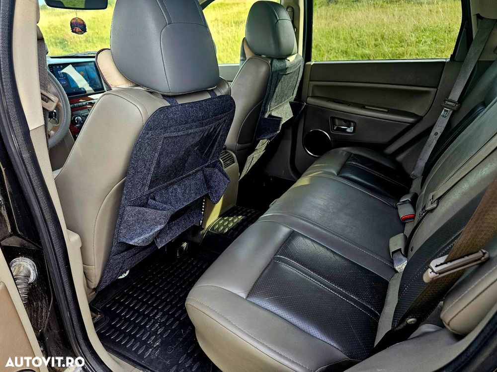 Jeep Grand Cherokee - 17