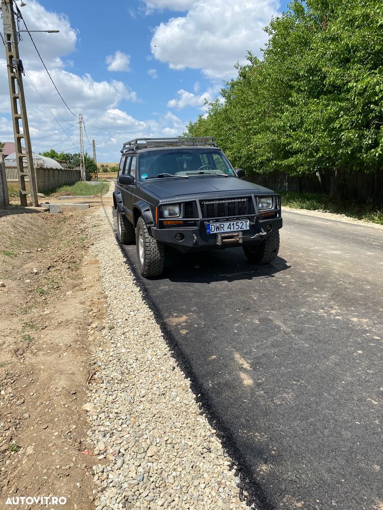 Jeep Cherokee - 3