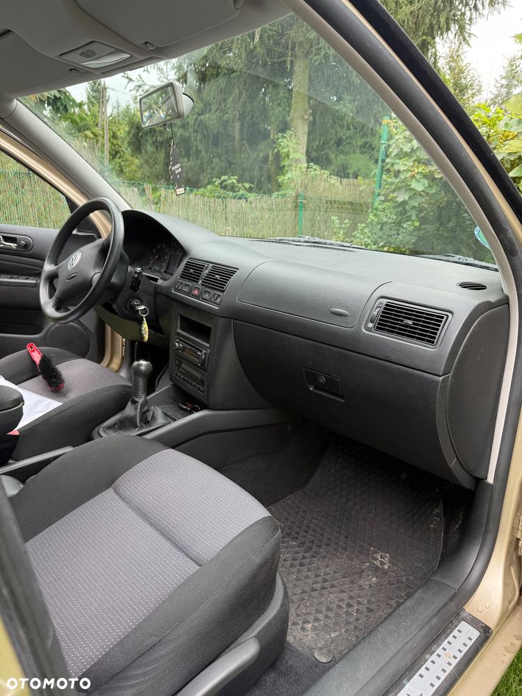 Volkswagen Golf 1.6 FSI Comfortline - 20