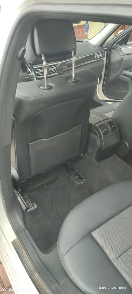 Mercedes-Benz Klasa E 220 CDI DPF BlueEFFICIENCY Automatik Avantgarde - 21