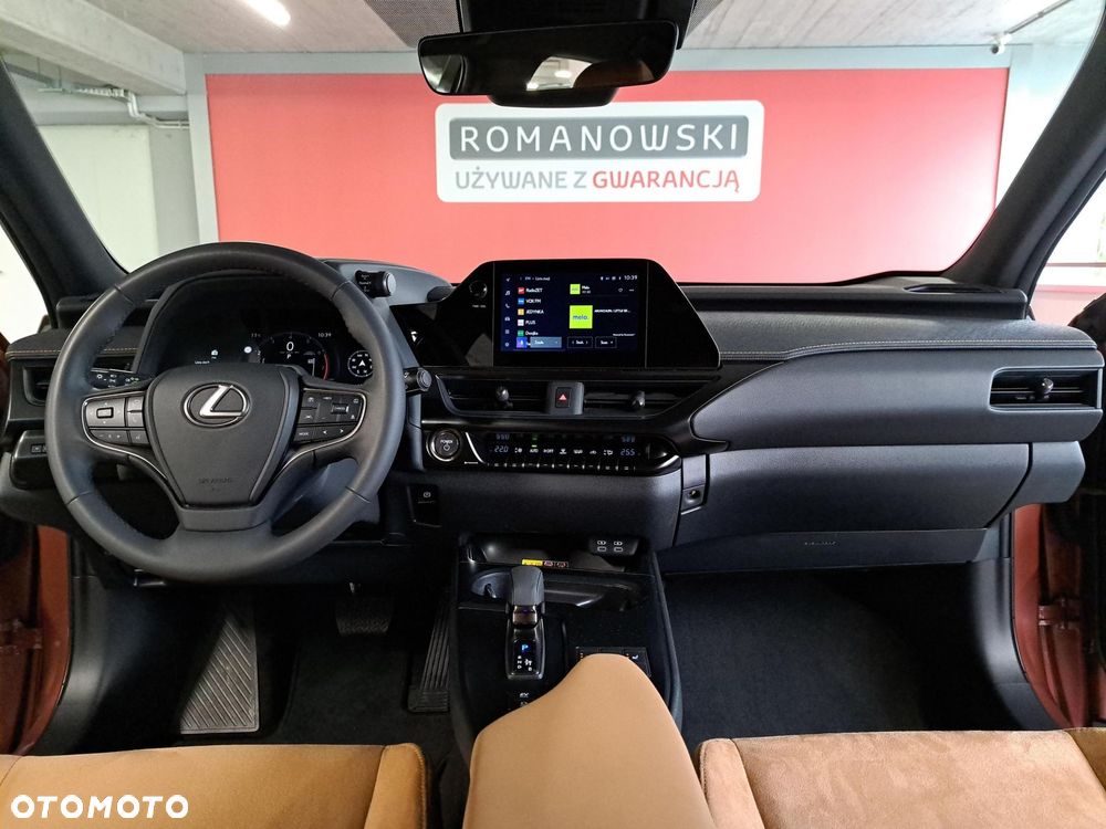 Lexus UX 300h Business - 13