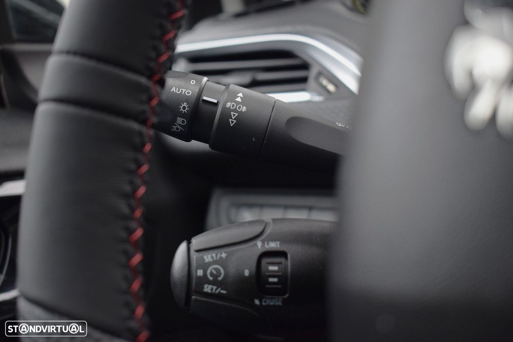 Peugeot 208 1.2 PureTech GT Line - 23