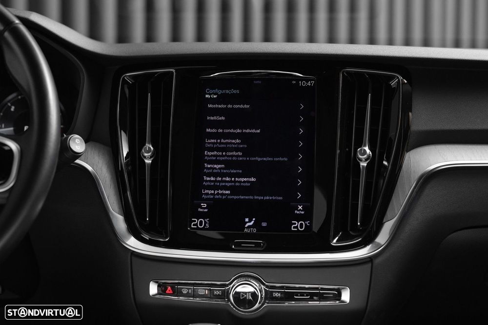 Volvo V60 2.0 B4 Momentum Geartronic - 23