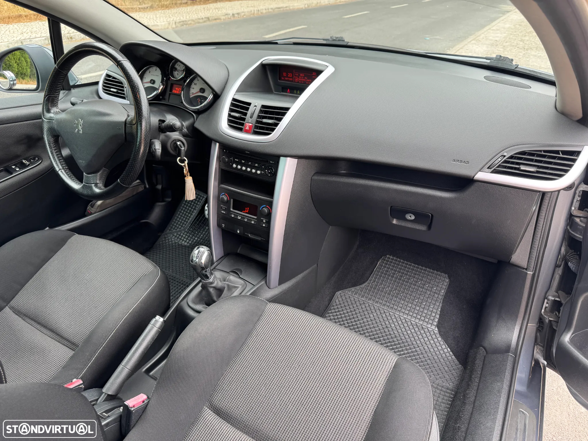 Peugeot 207 CC 1.6 HDi FAP Sport - 12