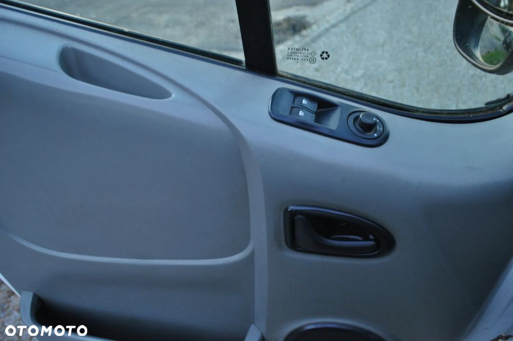 Opel VIVARO - 13