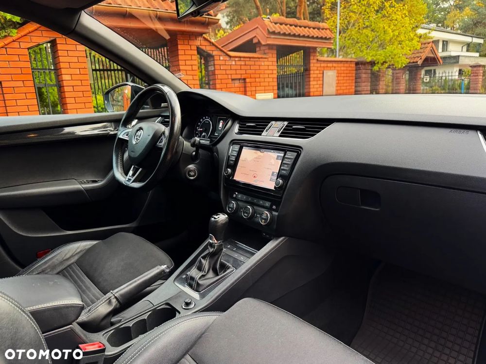 Skoda Octavia 2.0 TDI RS Challenge DSG - 11