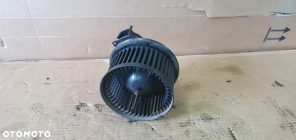 Wentylator silnik dmuchawy nagrzewnicy Ford Fiesta MK7 8E2H-18456-AA - 4