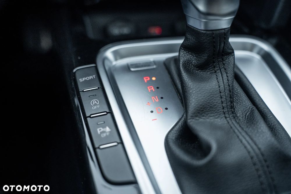 Kia Ceed 1.4 T-GDI DCT OPF Platinum Edition - 30