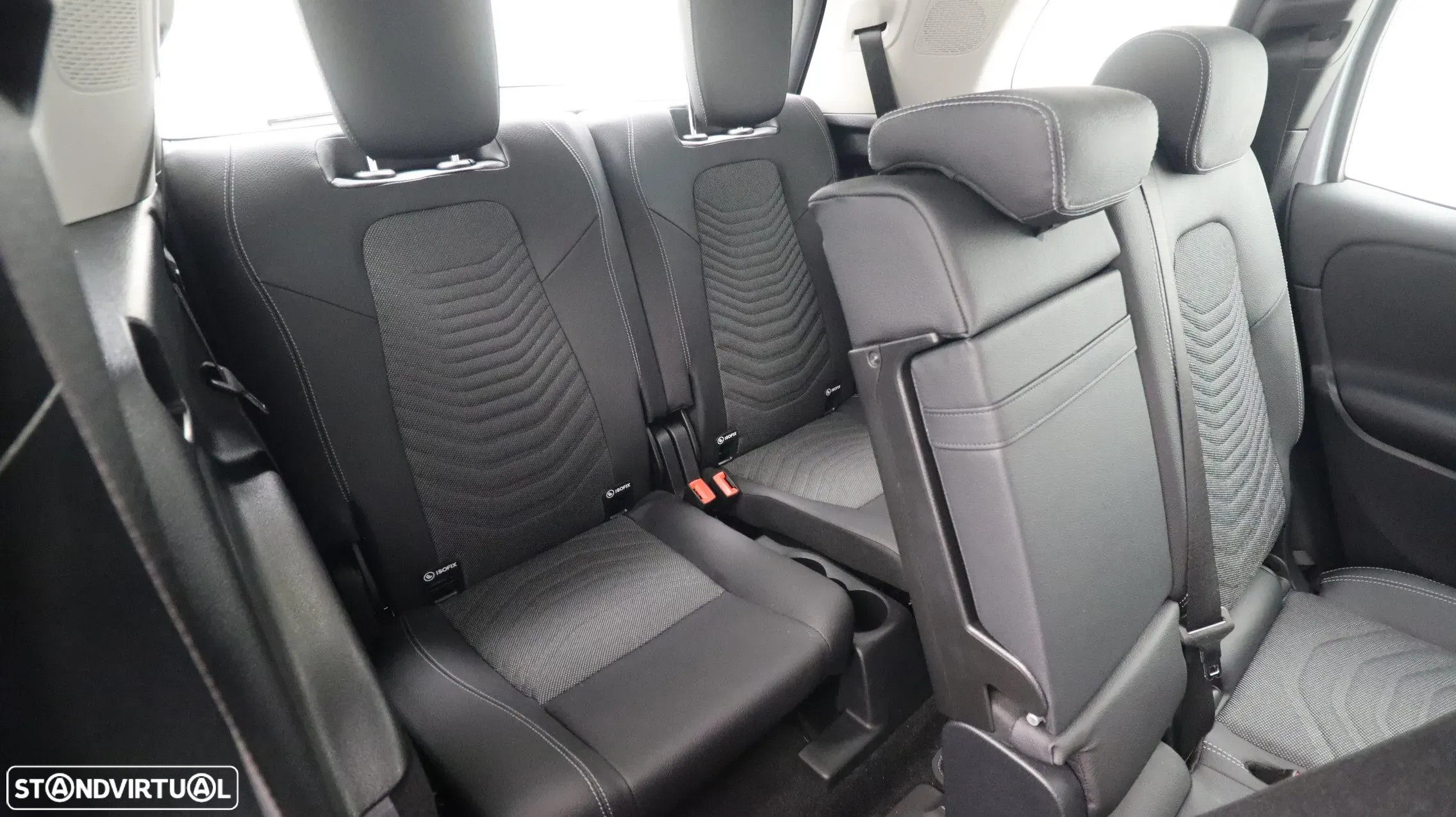 Mercedes-Benz GLB 180 d Progressive - 24