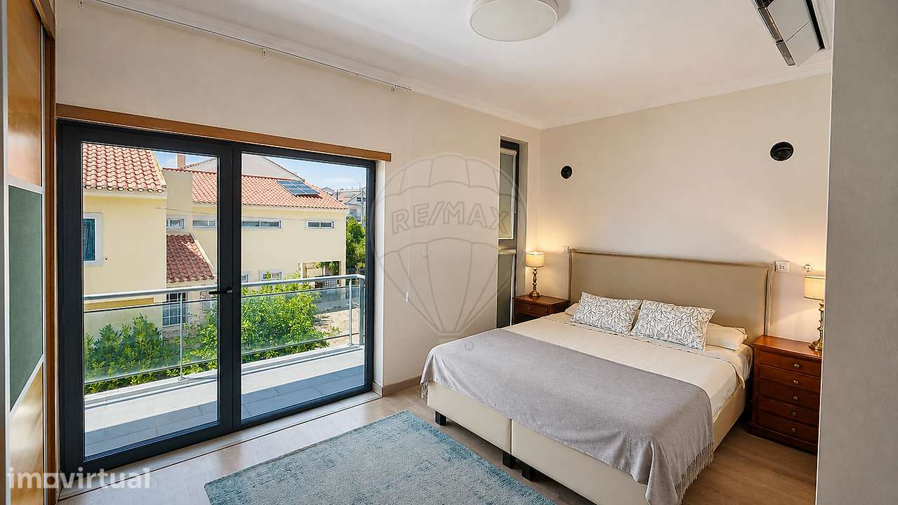Moradia T5 de Arquitetura Contemporânea | Ramada – Odivelas - Grande imagem: 3/50