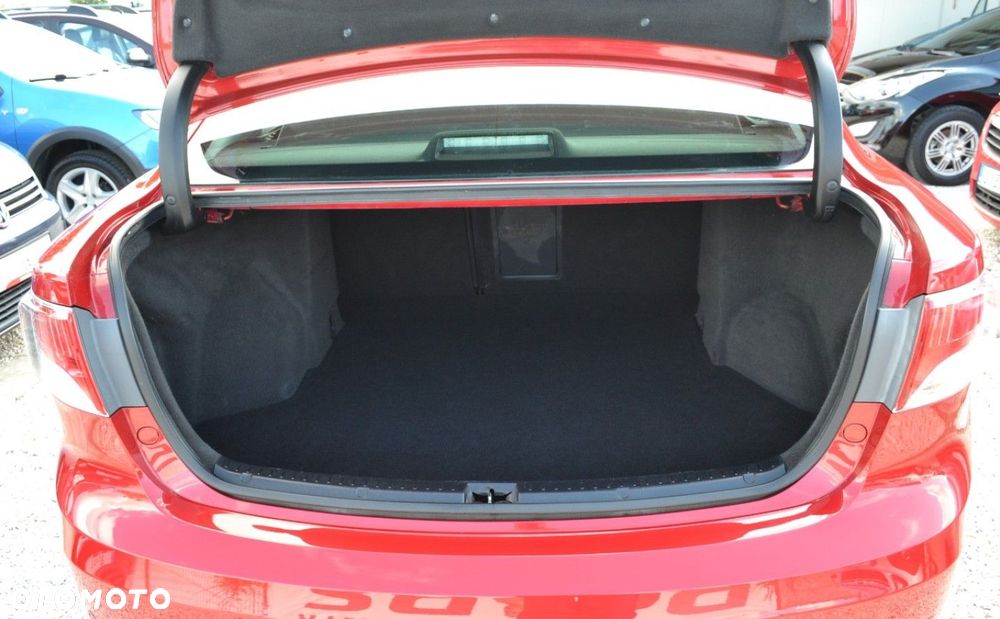Toyota Avensis 2.0 Multidrive S Executive - 33
