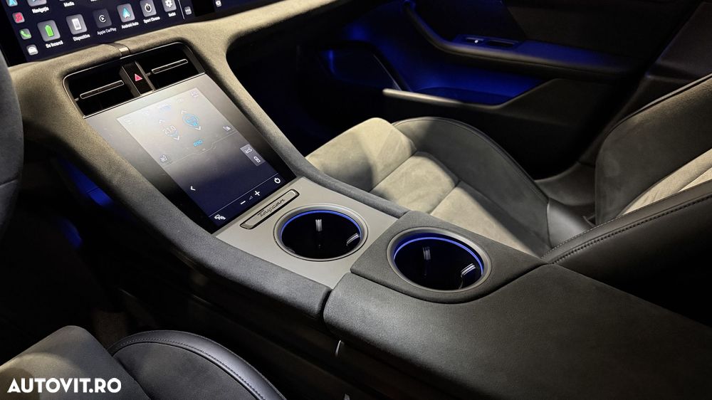 Porsche Taycan GTS Sport - 29