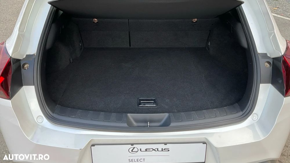 Lexus UX 250h FWD Business - 12