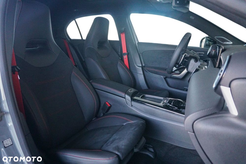 Mercedes-Benz Klasa A 35 AMG 4-Matic 8G-DCT - 12