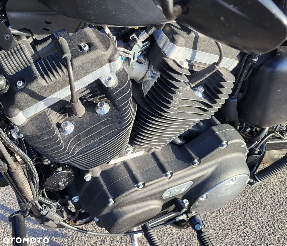 Harley-Davidson Sportster Iron 883 - 4