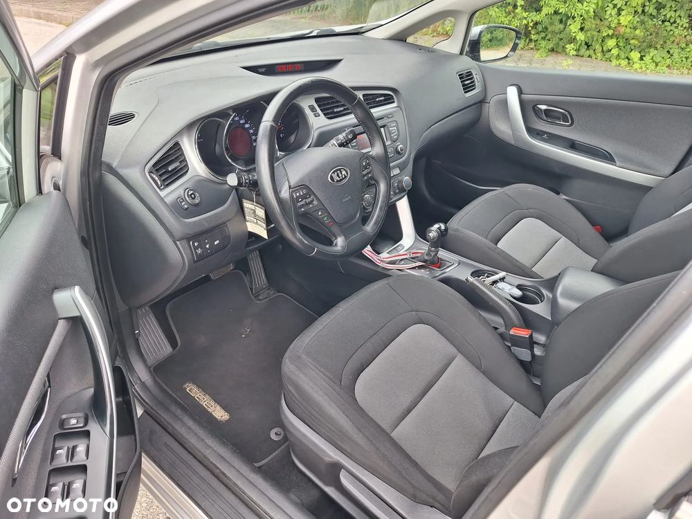 Kia Ceed 1.6 GDI L DCT - 14