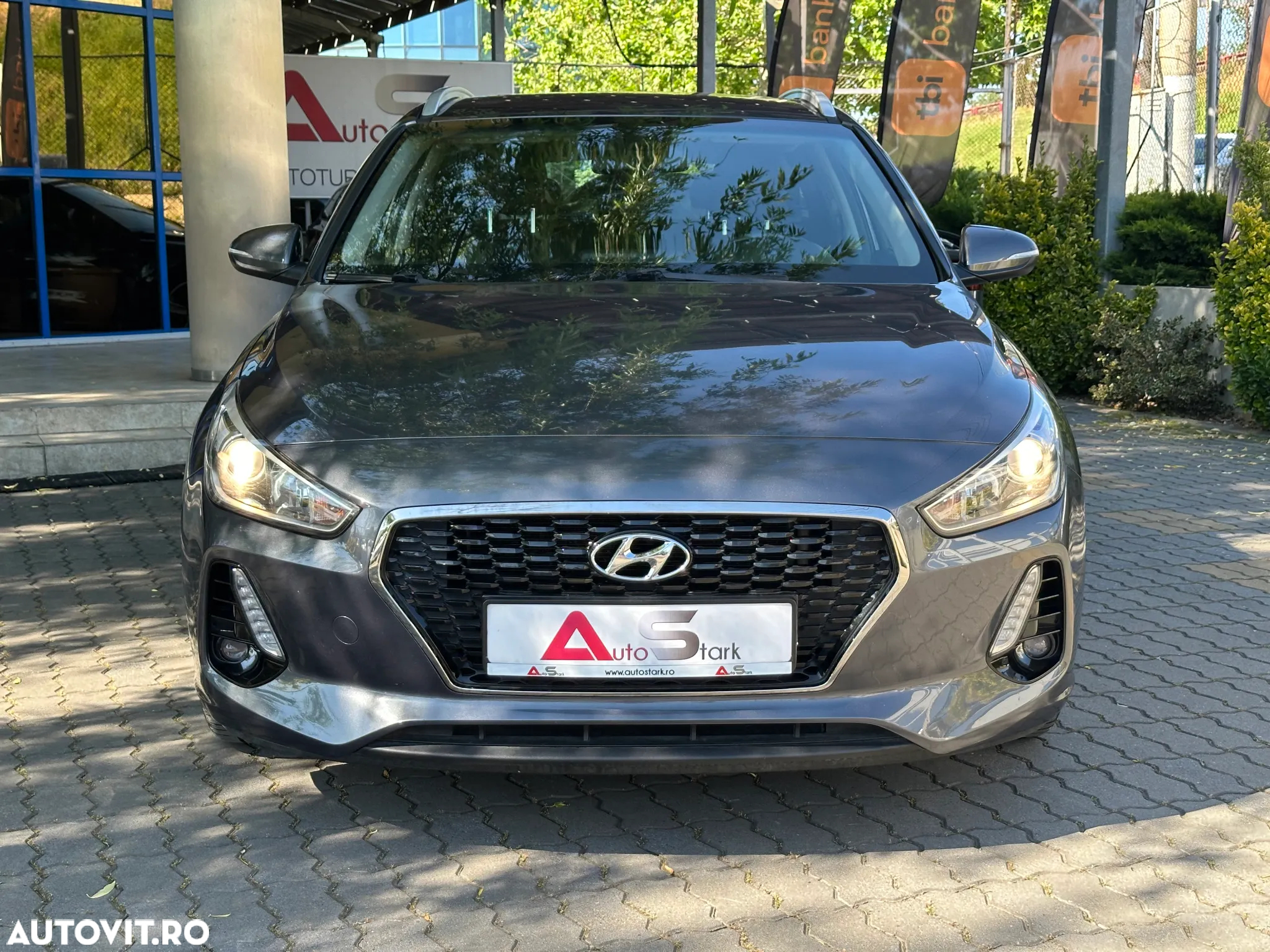 Hyundai i30 Kombi 1.6 CRDI DCT Premium - 12