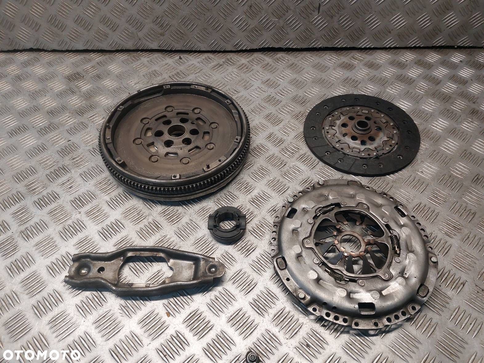 KOŁO DWUMASOWE TARCZA DOCISK ŁOŻYSKO VW JETTA V 1.9 TDI 415025010 323064110 - 1
