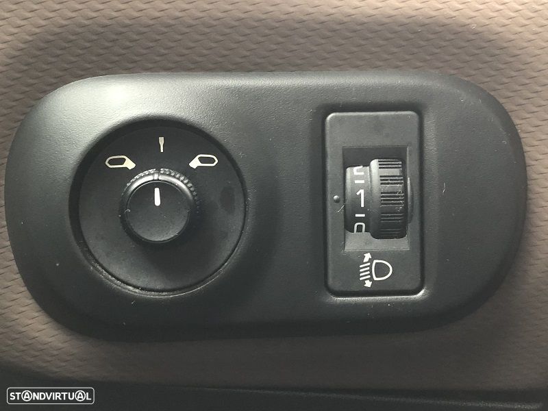 Citroën C4 Cactus 1.2 PureTech Shine EAT6 - 13