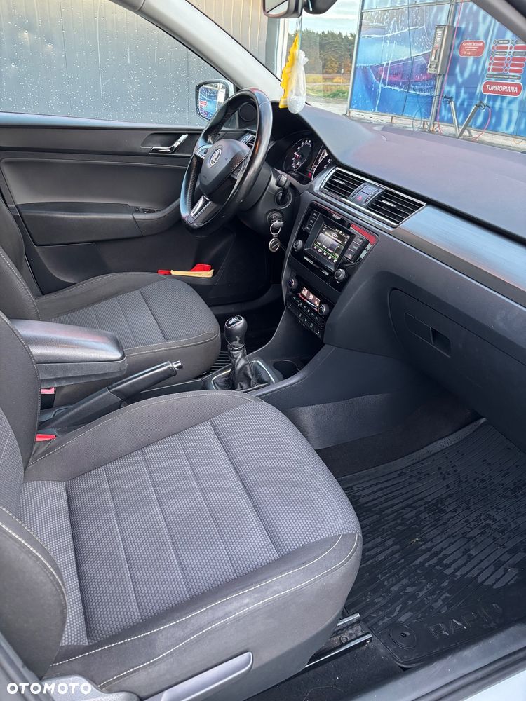 Skoda RAPID 1.6 TDI DPF Ambition - 15