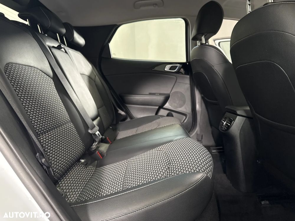Kia XCeed - 13