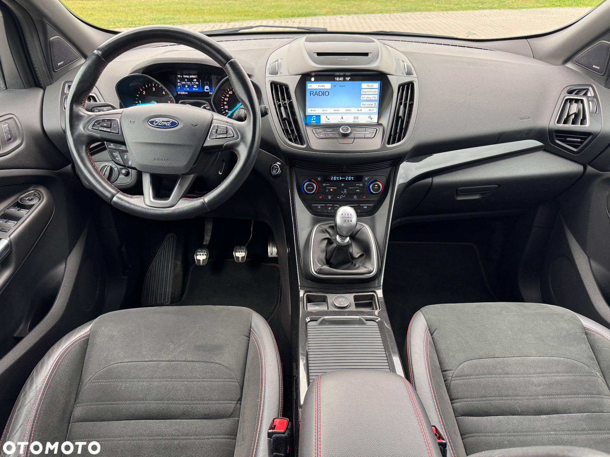 Ford Kuga - 25