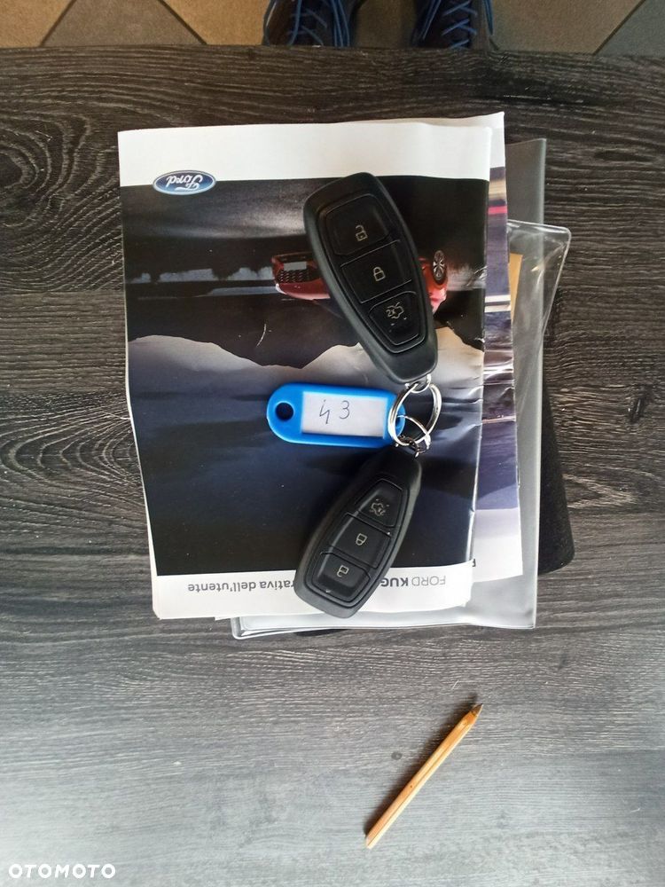 Ford Kuga - 25